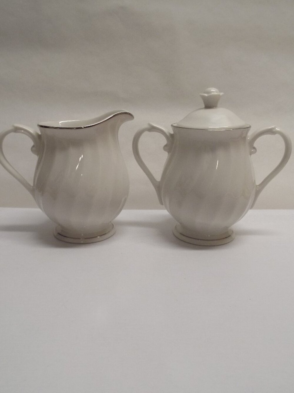 VINTAGE Syracuse China "Wedding Ring" Creamer and Sugar Set w/ Platinum Trim